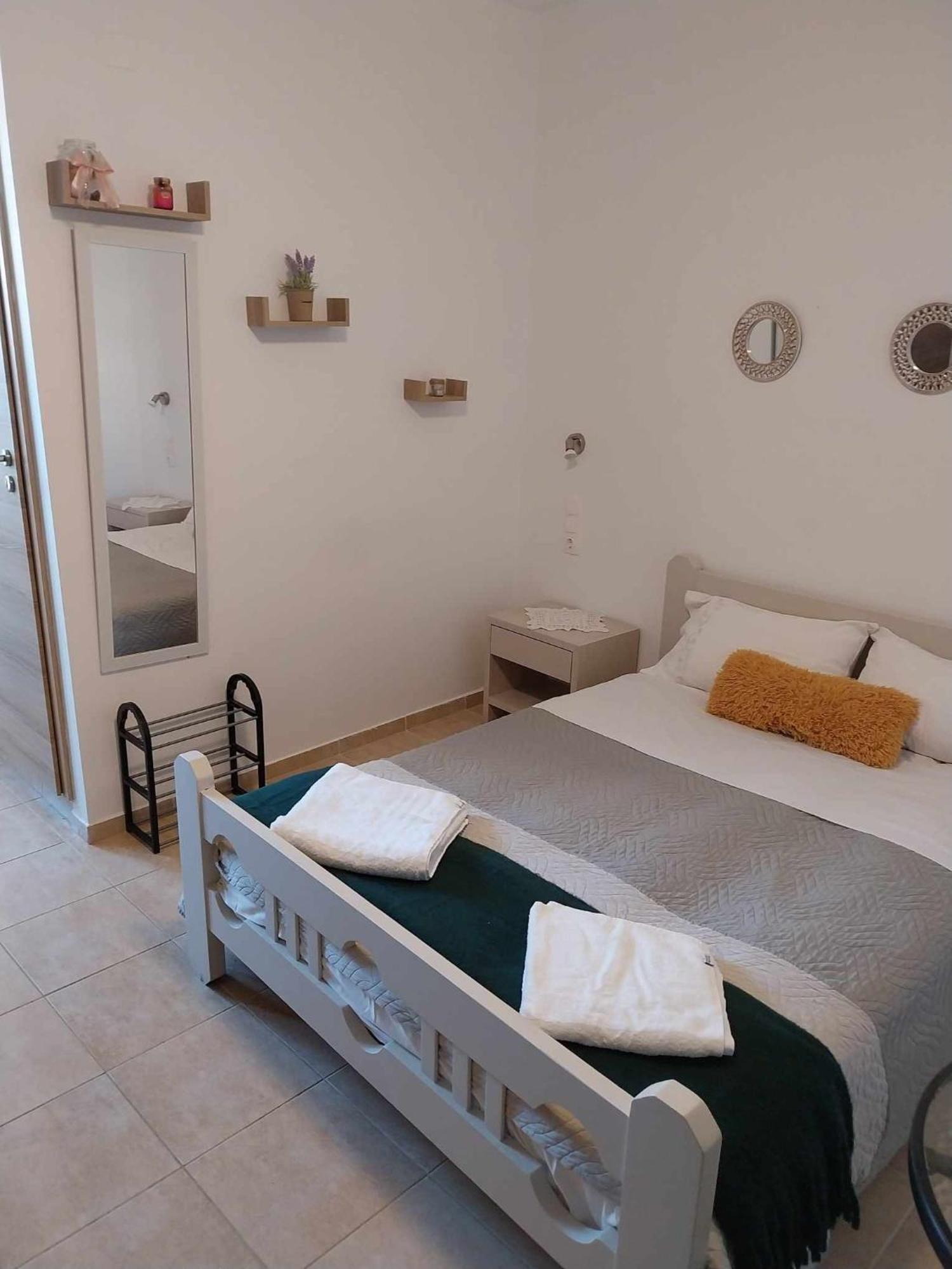 Papas Apartments Míresz Kültér fotó